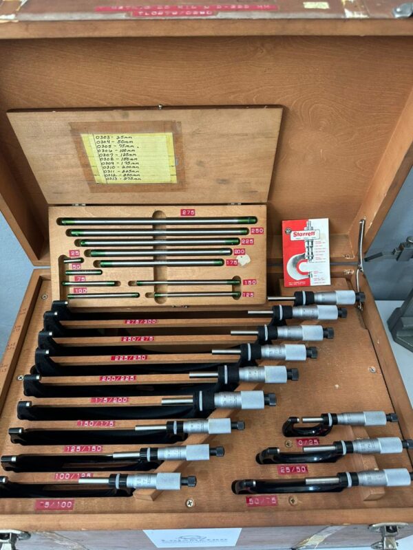 Conjunto de Micrômetros Externo Starrett 0-300,0 mm