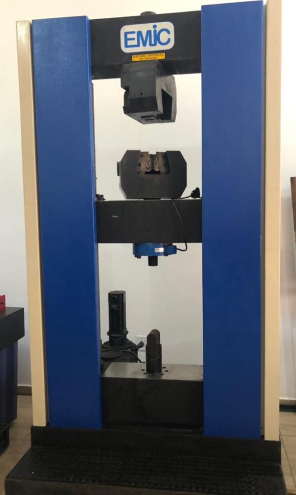 Máquina de Tração e Compressão Emic 600 kN - Imagem 2