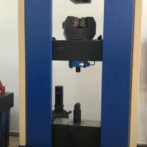 Máquina de Tração e Compressão Emic 600 kN