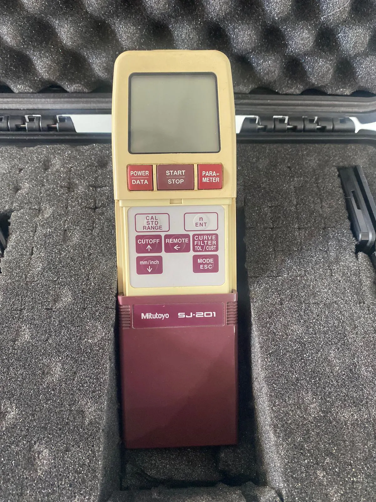 Rugosímetro Portátil Mitutoyo SJ-201