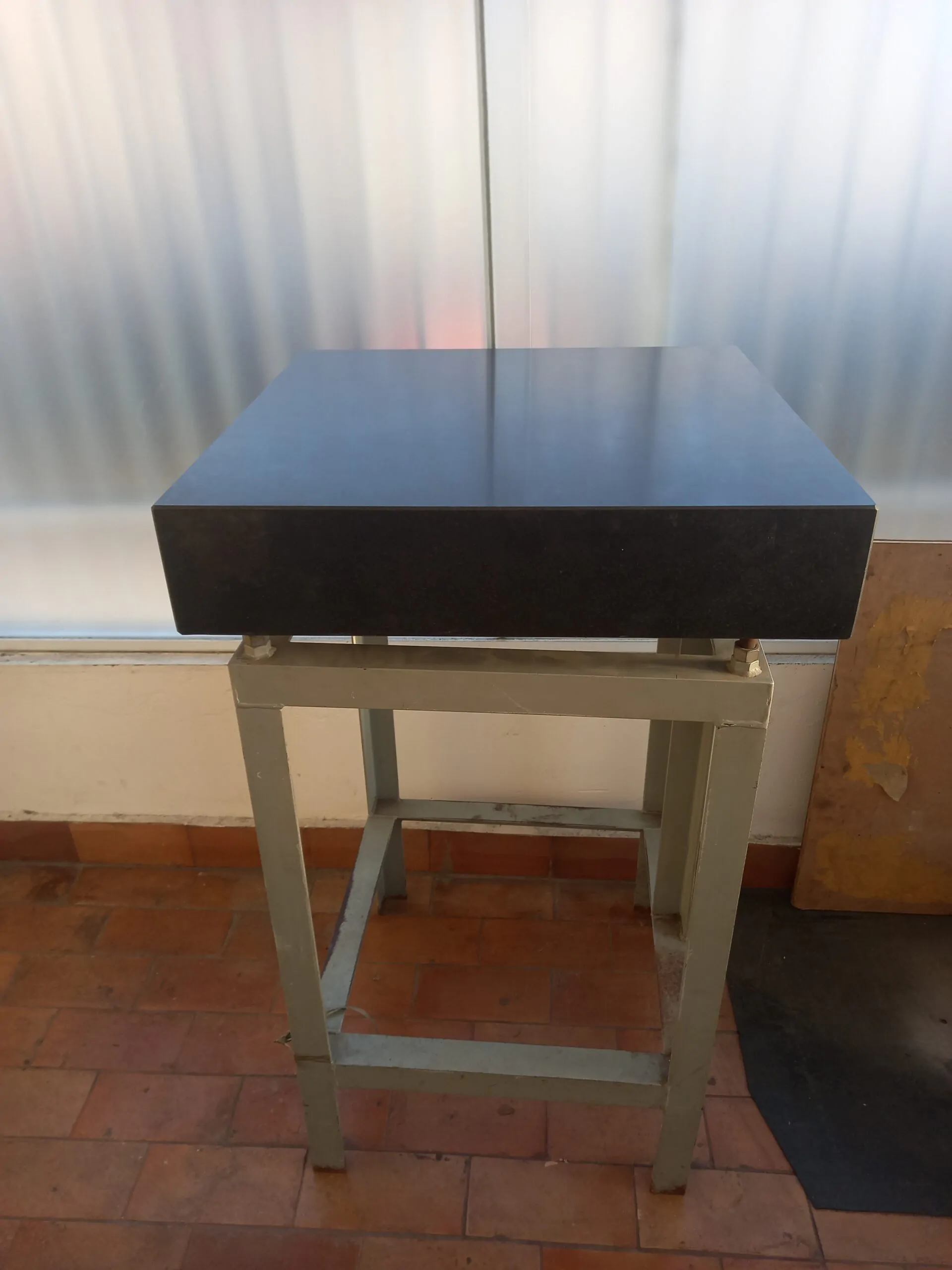 Desempeno de Granito Mitutoyo com Suporte - Imagem 2