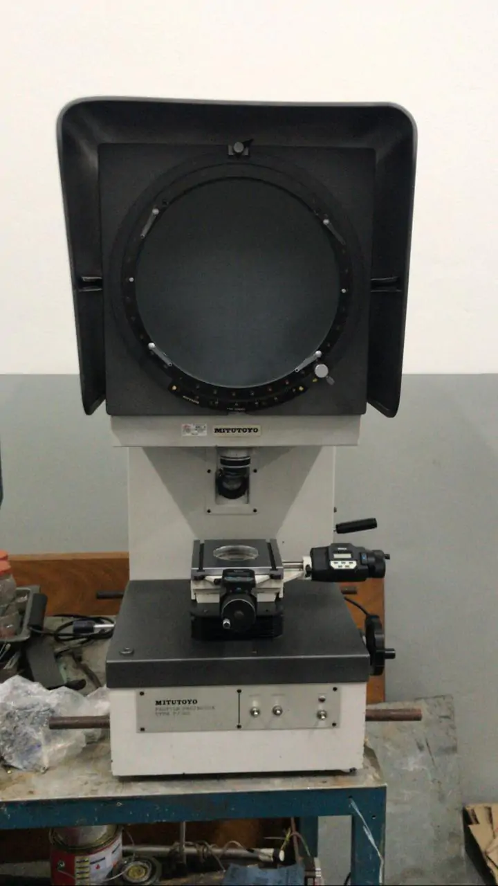 Projetor de Perfil Mitutoyo PJ-300