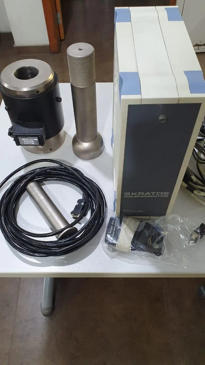 Máquina de Tração e Compressão Kratos 300 kN - Imagem 4