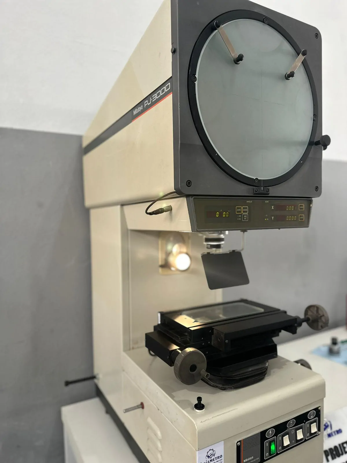 Projetor de Perfil PJ-3000