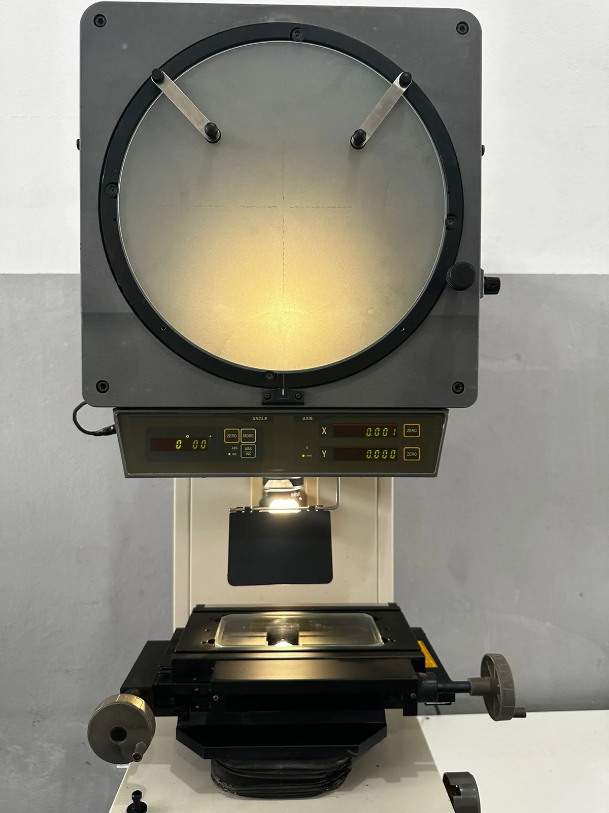 Projetor de Perfil PJ-3000