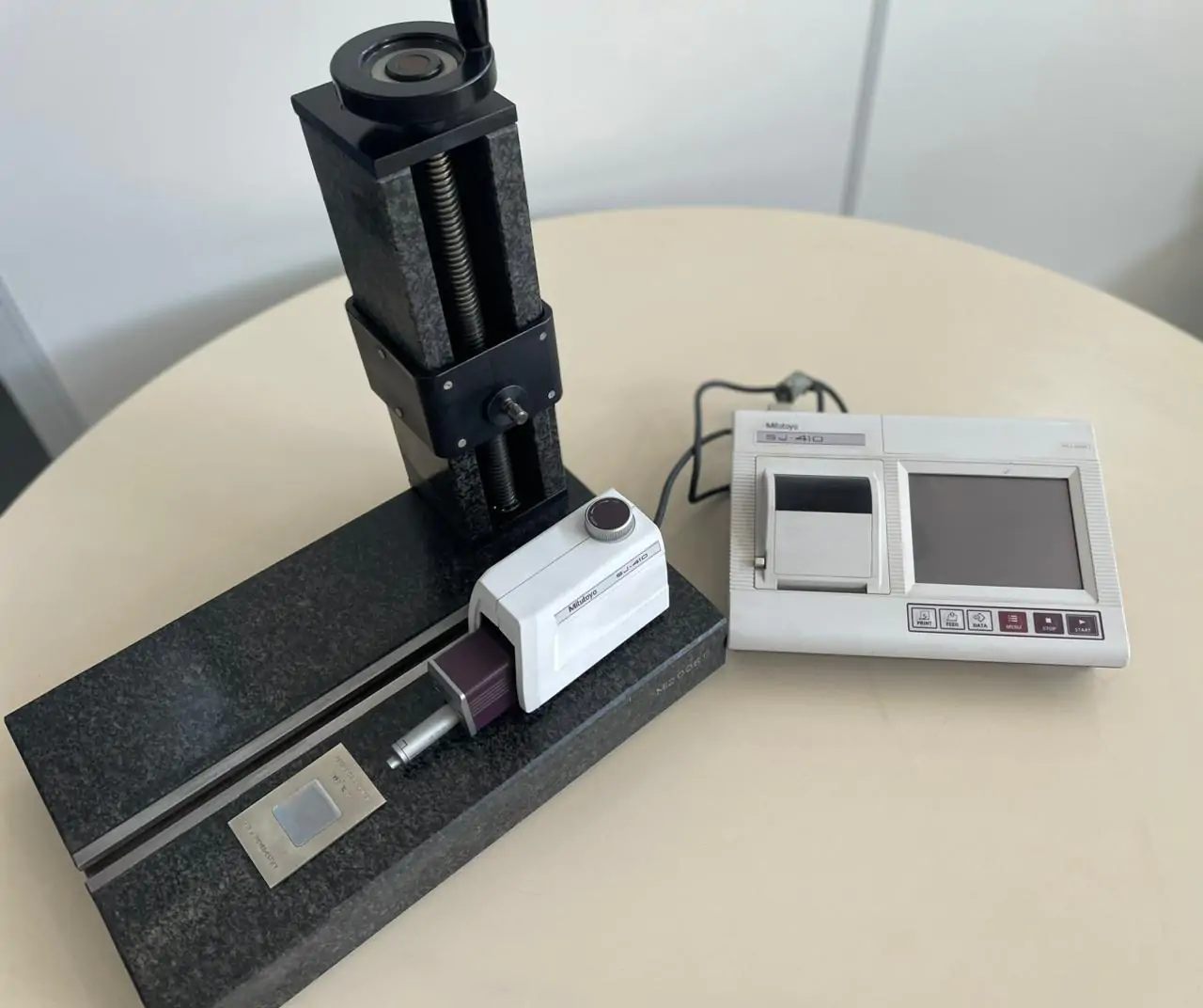 Rugosímetro Mitutoyo SJ-410 Com Coluna de Medição