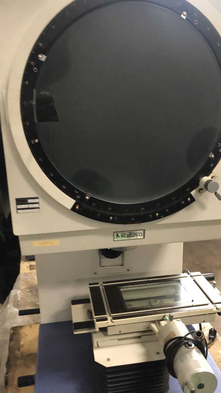 Projetor de Perfil Mitutoyo PJ-300 com Indicador - Imagem 2