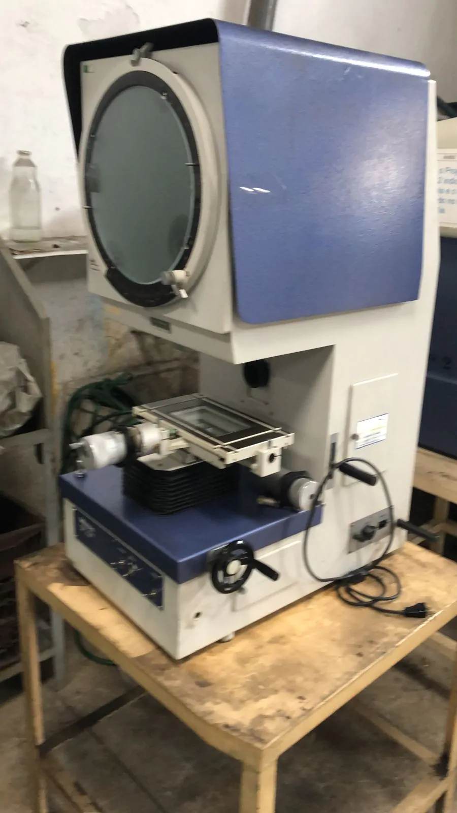 Projetor de Perfil Mitutoyo PJ-300 com Indicador - Imagem 3