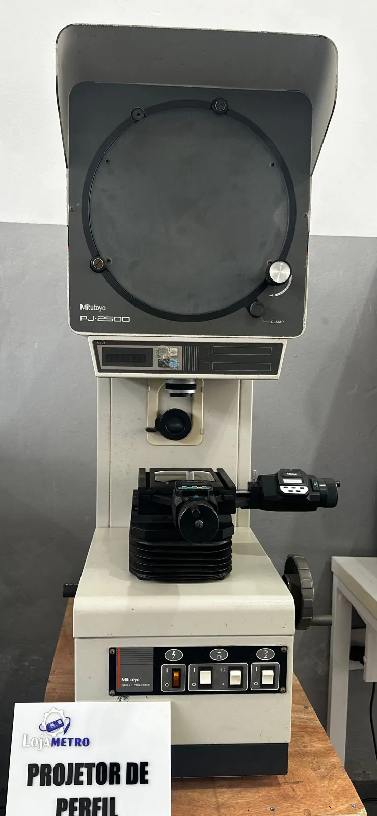 Projetor de Perfil Mitutoyo PJ-2500