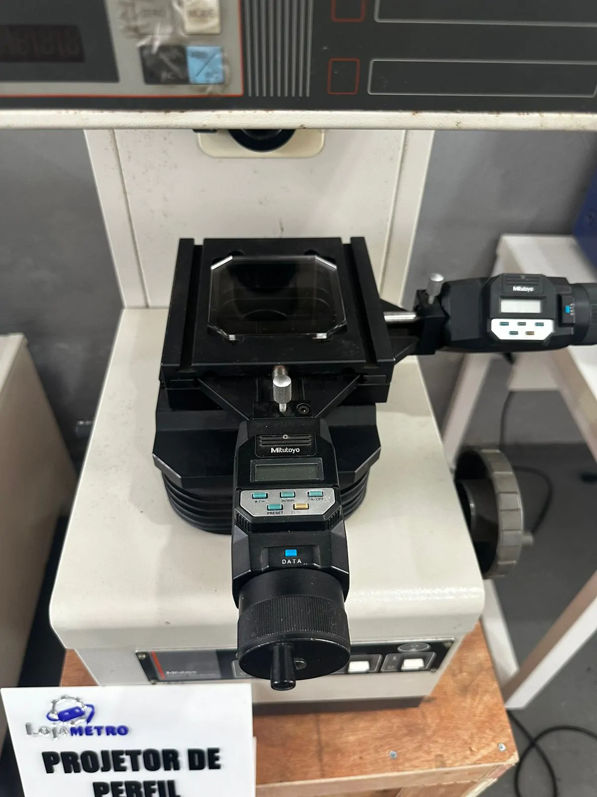 Projetor de Perfil Mitutoyo PJ-2500