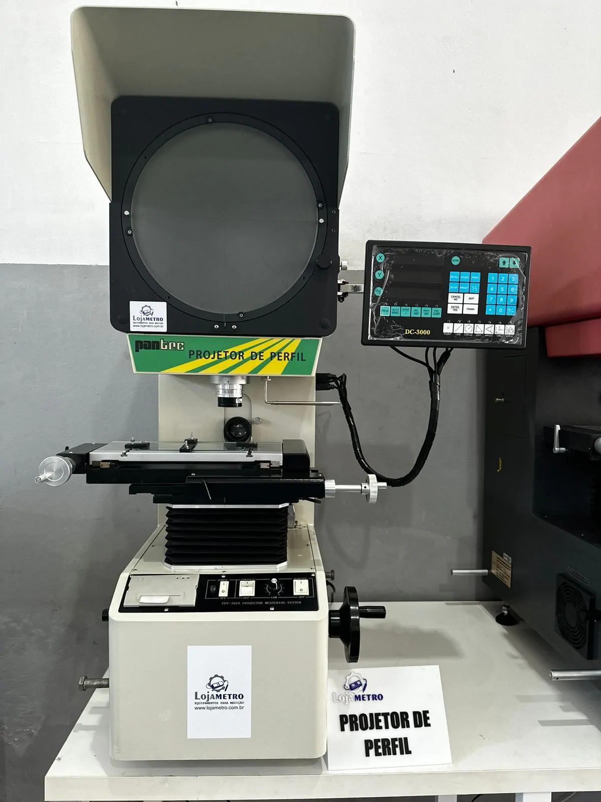 Projetor de Perfil Pantec Com impressora e Indicador Digital Mesa 150x50mm