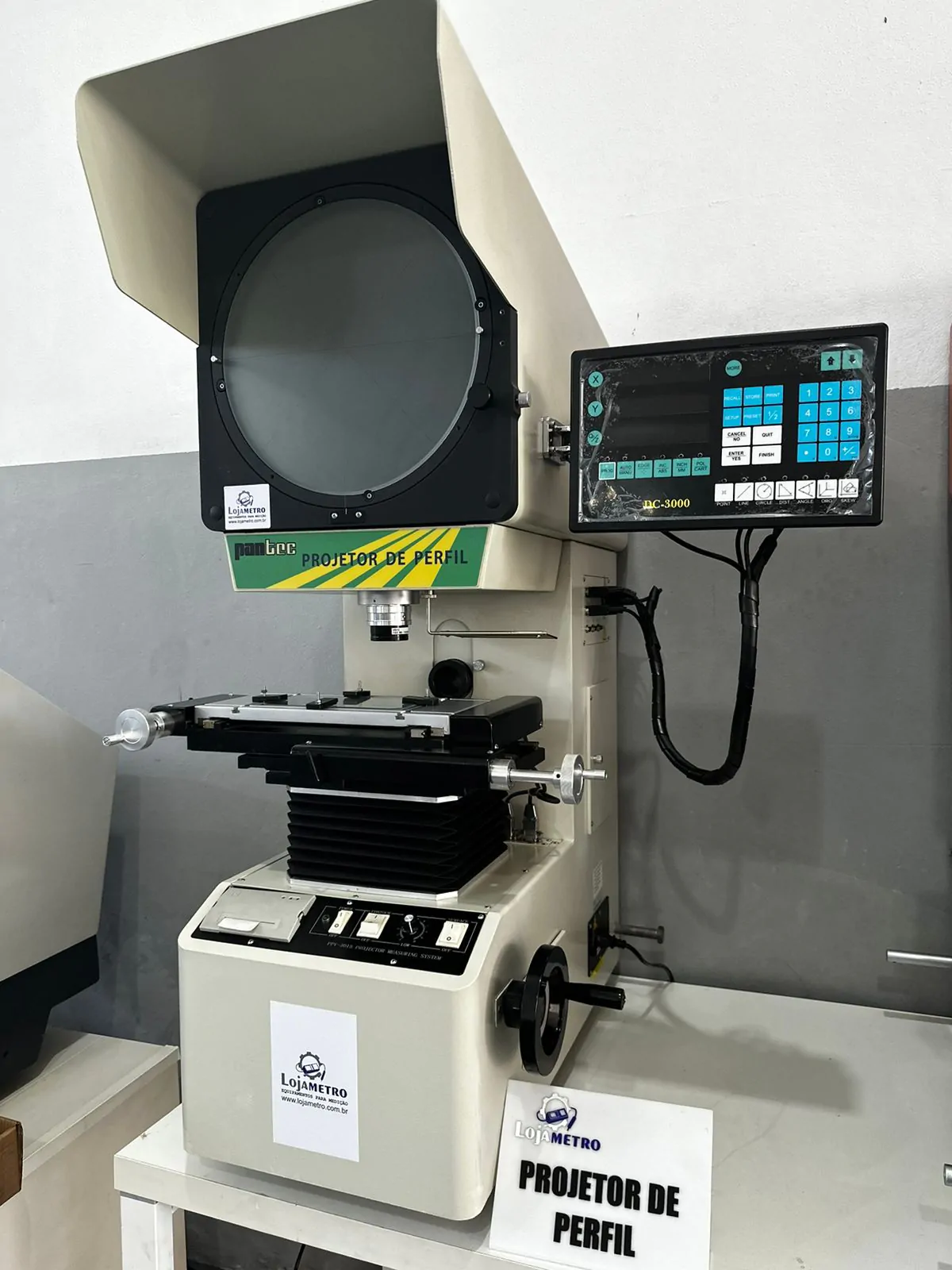 Projetor de Perfil Pantec Com impressora e Indicador Digital Mesa 150x50mm