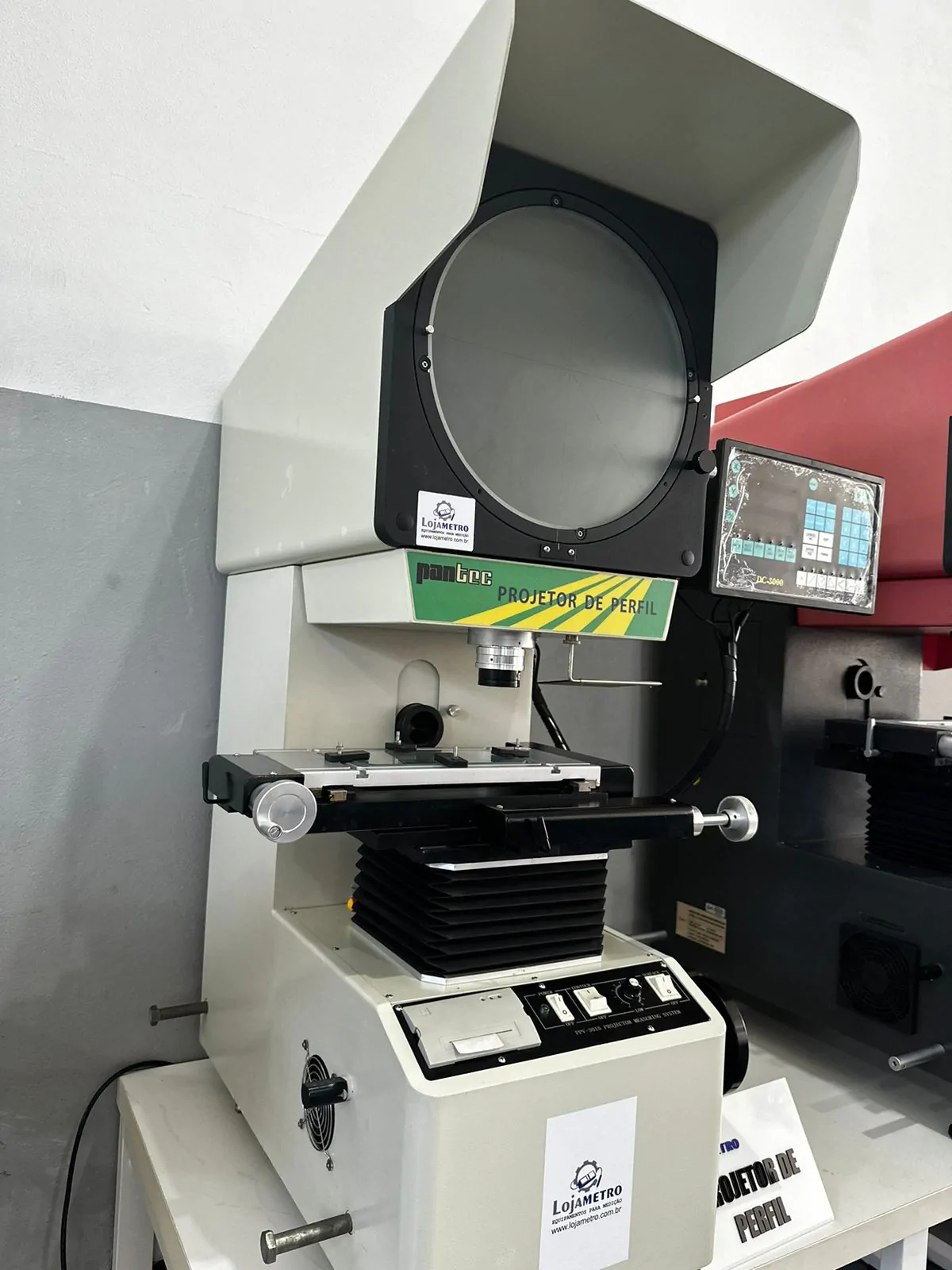 Projetor de Perfil Pantec Com impressora e Indicador Digital Mesa 150x50mm