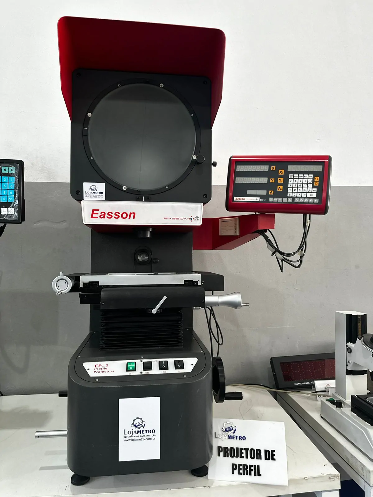 Projetor de Perfil Easson Com Indicador Digital Mesa 150x50mm