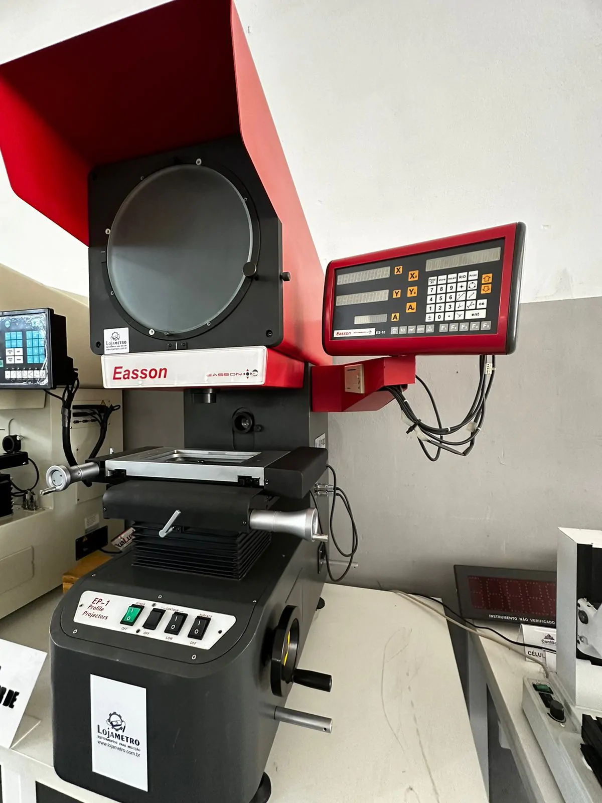 Projetor de Perfil Easson Com Indicador Digital Mesa 150x50mm