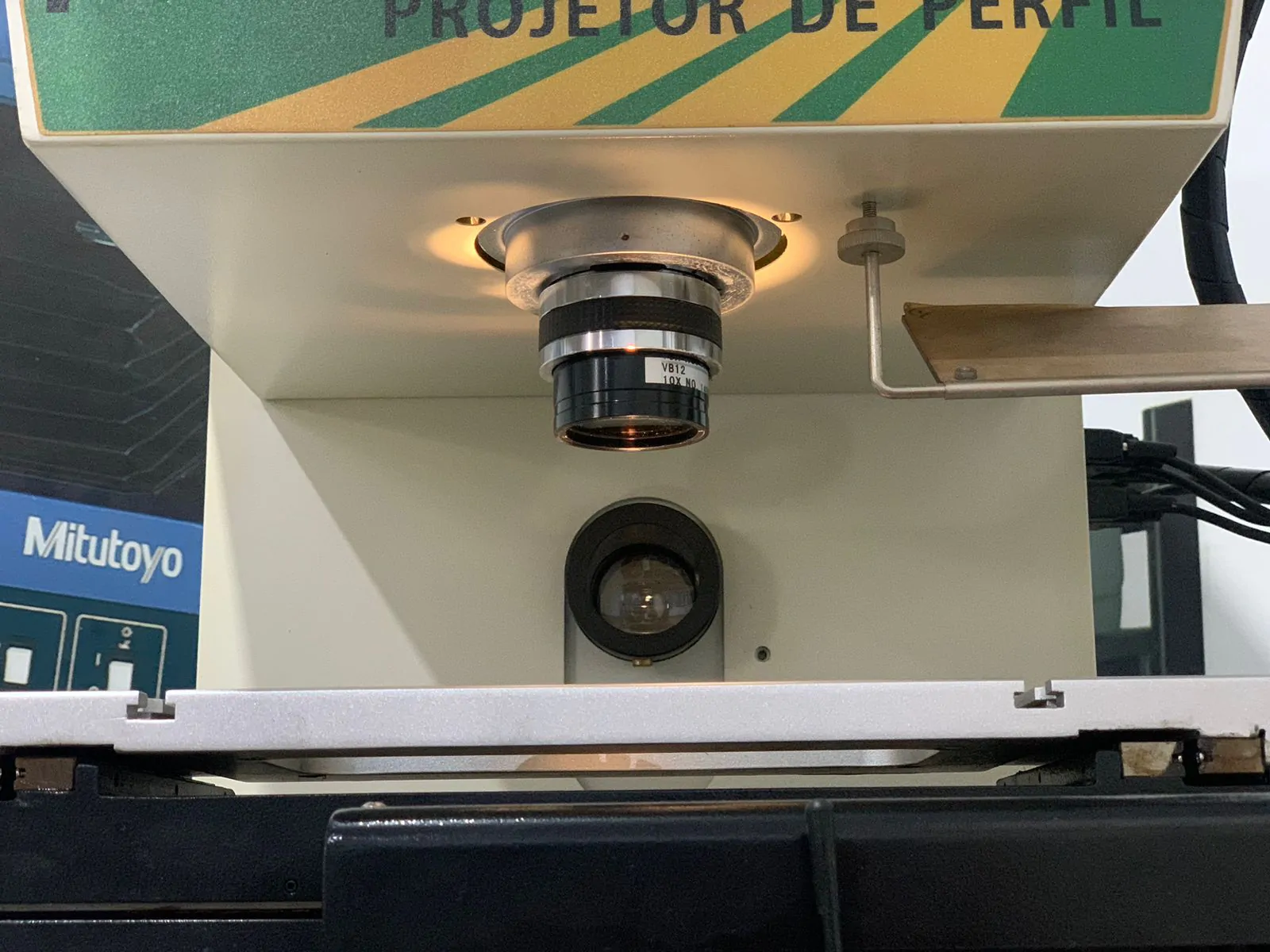 Projetor de Perfil Pantec Com impressora e Indicador Digital Mesa 150x50mm