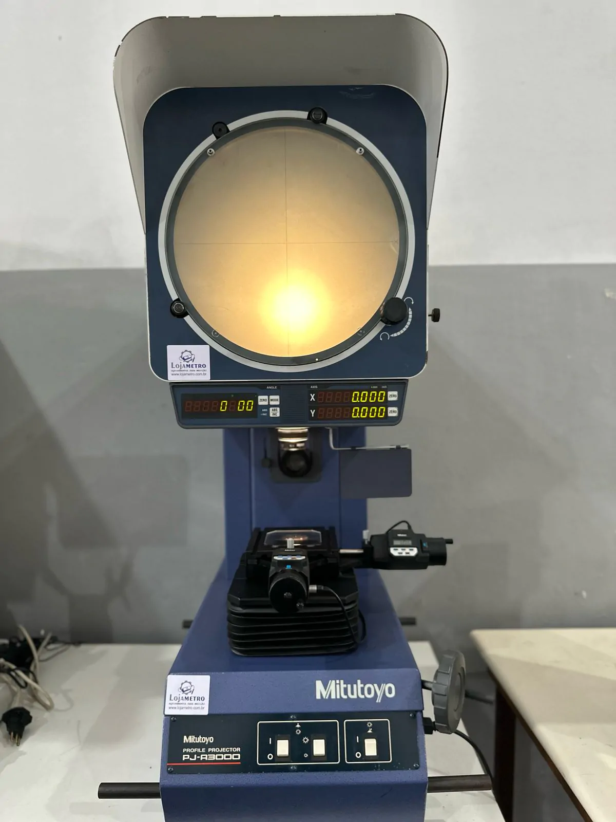 Projetor de Perfil PJ A3000