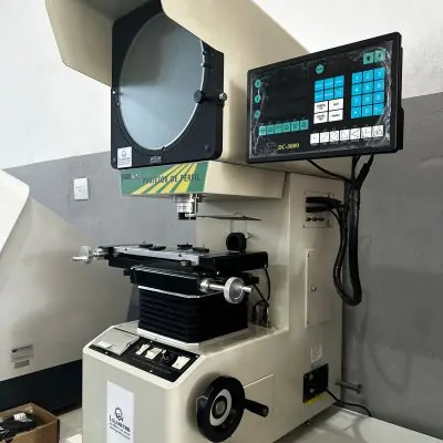 Projetor de Perfil Pantec Com impressora e Indicador Digital Mesa 150x50mm