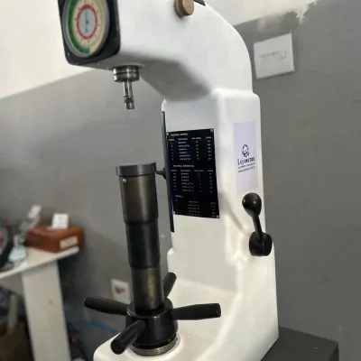 Durômetro de Bancada 3 em 1