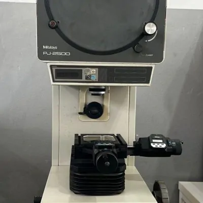 Projetor de Perfil Mitutoyo PJ-2500