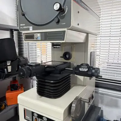 PJ-25000 Mesa de Medição 50x50mm Com cabeçotes micrometricos digitais Mitutoyo